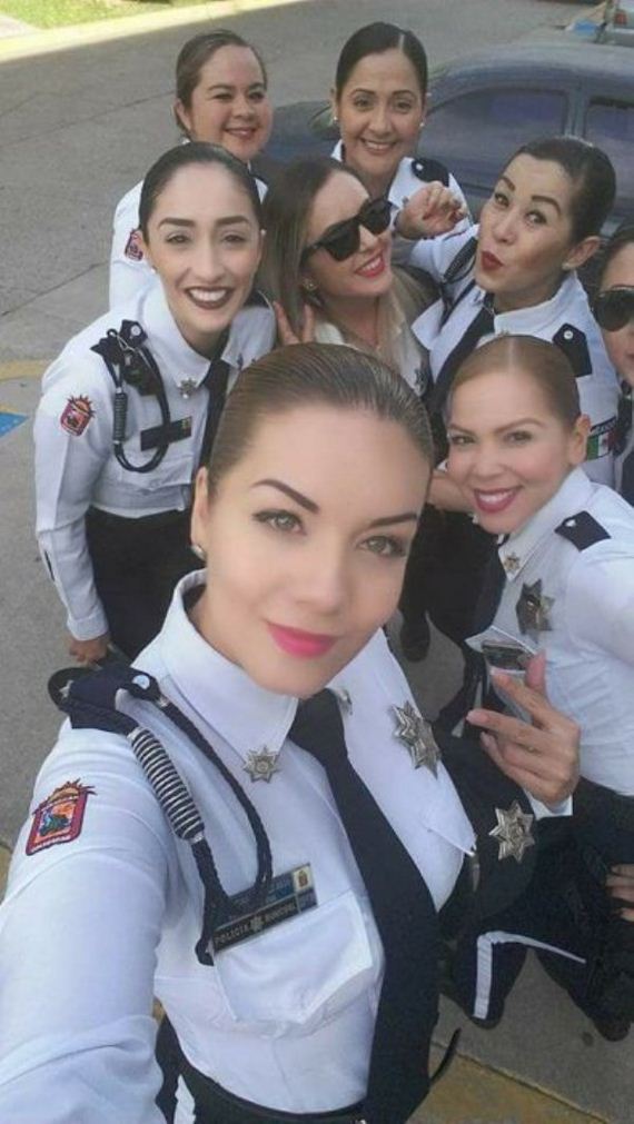 Mexico S Sexiest Policewoman Could Put Me Under Abreast Anytime Barnorama