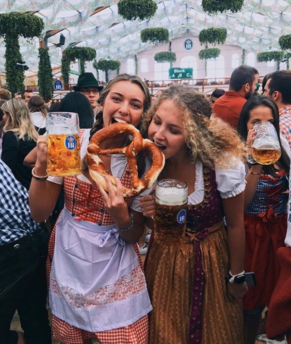 The Craziest Oktoberfest Photos - Barnorama