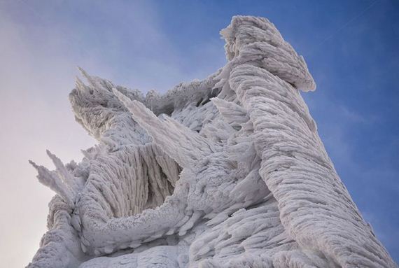 10 Days Of Extreme Weather Turn A Mountain Into Sheer Ice - Barnorama