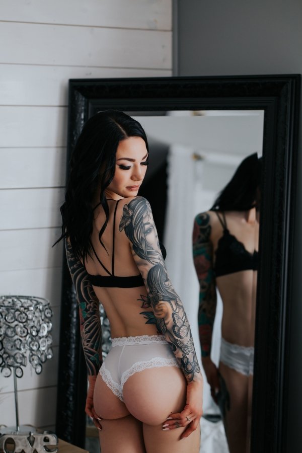 60 Hot And Sexy Girls With Tattoos Barnorama