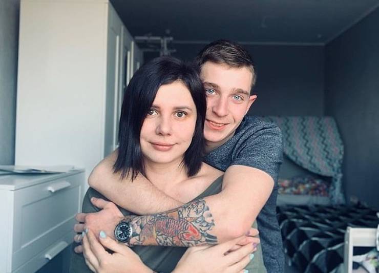 35 Year Old Russian Influencer Marries Her 20 Year Old Stepson Barnorama